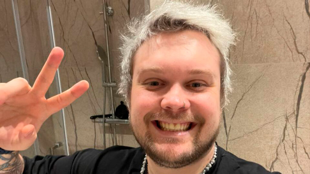 GUACAMOLEMOLLY (Гуакамоле): биография Марка Григорьева, трэш-стримы с Вишенкой и нападение хейтера