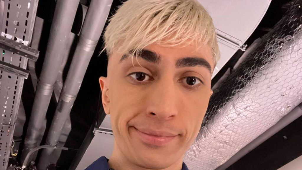 Сергей «des0ut» Григорян: Полная биография стримера, карьера и личная жизнь